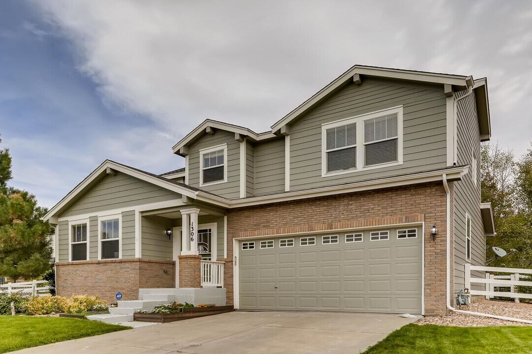 1306 S Buchanan Way in Aurora, CO - Building Photo