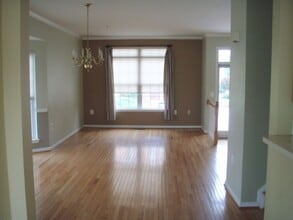 6080 Madison Pointe Ct in Falls Church, VA - Building Photo - Building Photo