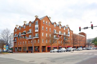 Crawford Square Condos in Portsmouth, VA - Building Photo