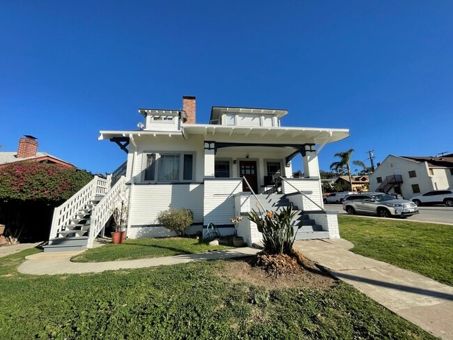 1093 E Main St in Ventura, CA - Building Photo - Building Photo