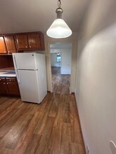 7370 E Dupont Ave in Glasgow, WV - Foto de edificio - Building Photo