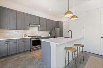2408 E 18th St in Austin, TX - Building Photo - Building Photo