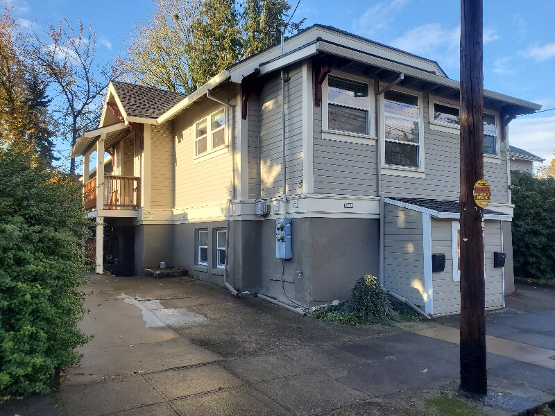 7703 N Hereford Ave in Portland, OR - Building Photo