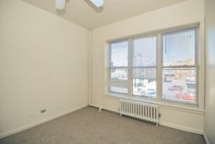 3925 W Irving Park Rd, Unit J06P in Chicago, IL - Building Photo