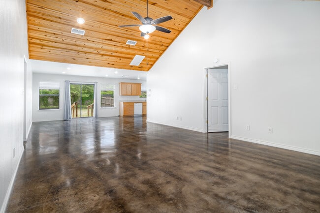 Country Hills in Kerrville, TX - Foto de edificio - Building Photo