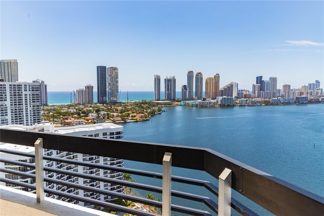 3530 Mystic Pointe Dr, Unit 2910 in Aventura, FL - Building Photo