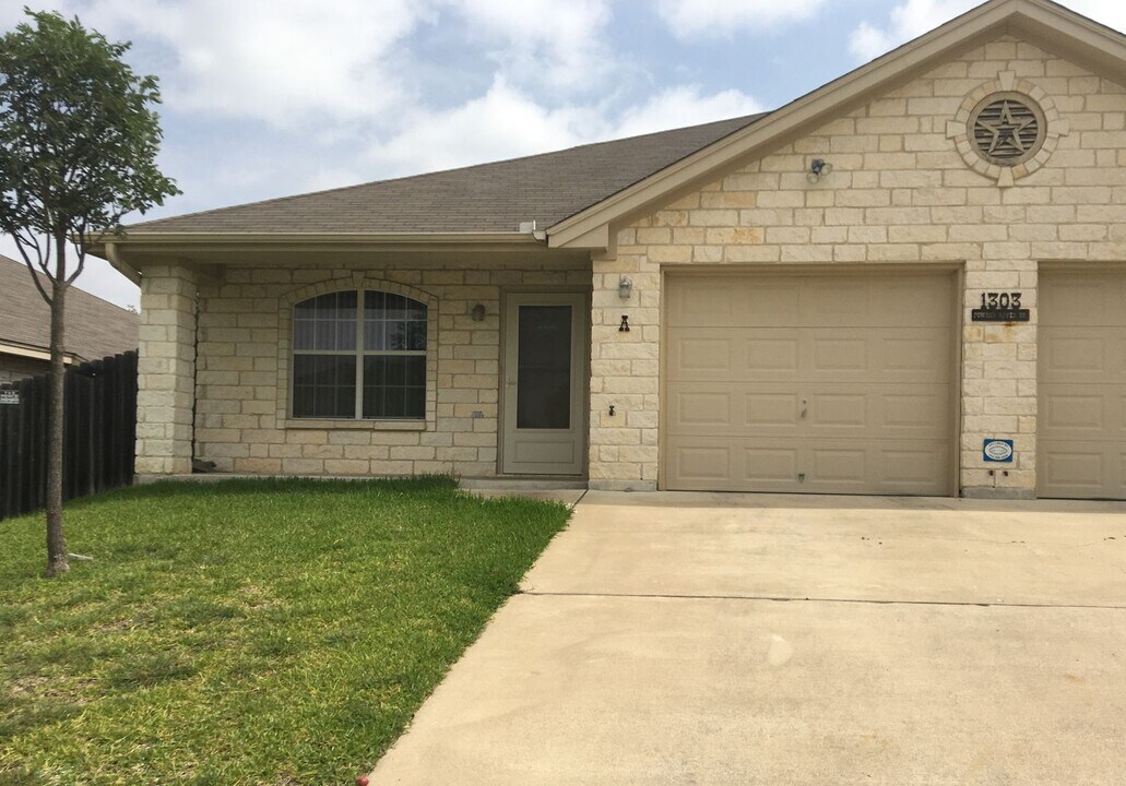 1303 Powder River Dr in Killeen, TX - Building Photo