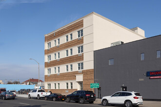 249 E Park Ave in Long Beach, NY - Building Photo - Building Photo