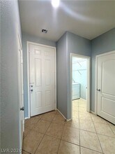 8672 Big Sagebrush Ave in Las Vegas, NV - Building Photo - Building Photo