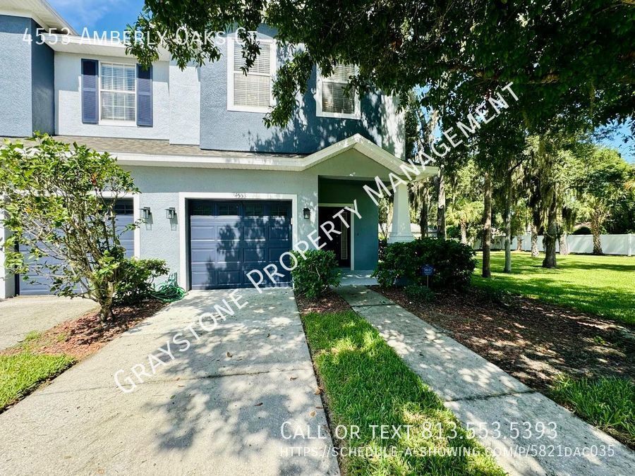 4553 Amberly Oaks Ct in Tampa, FL - Foto de edificio