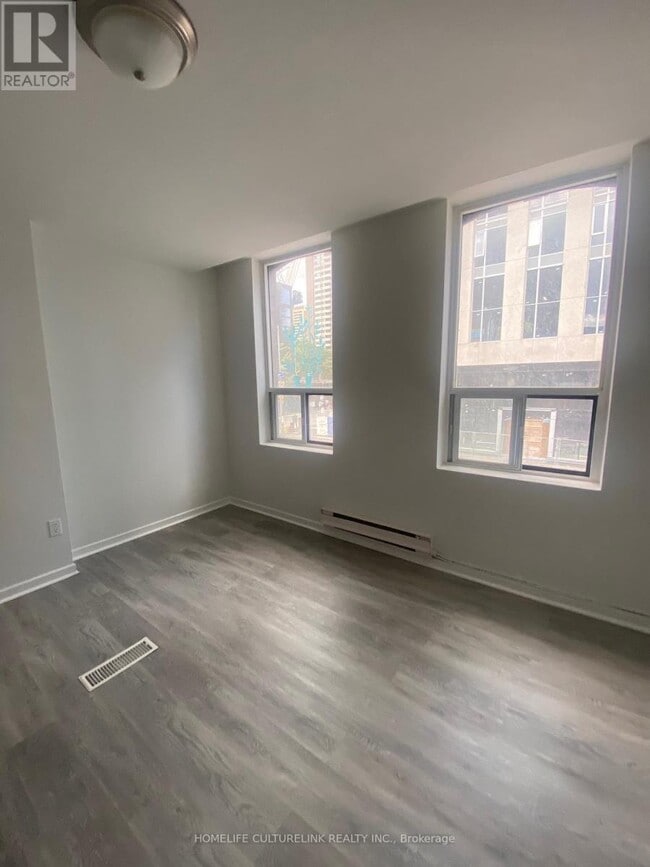 property at 632B-632B Yonge St