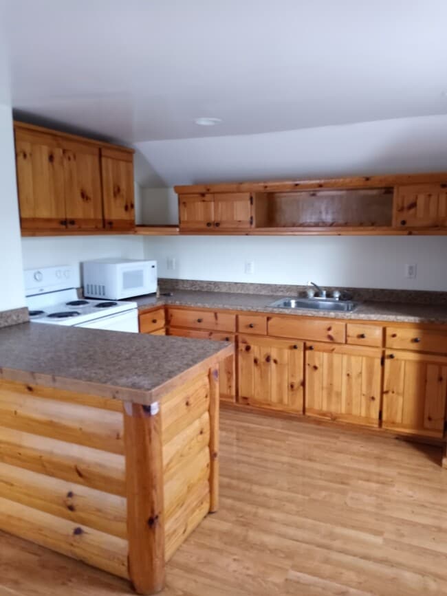 211 W Higham St, Unit 211