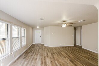 9124 Gambier Dr in San Antonio, TX - Building Photo - Building Photo