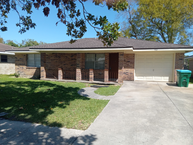 property at 912 Cottonwood St