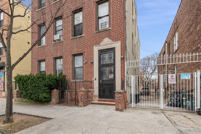 938 Hegeman Ave in Brooklyn, NY - Building Photo - Building Photo