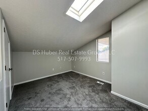 2349 Coyote Creek Dr in Okemos, MI - Building Photo - Building Photo