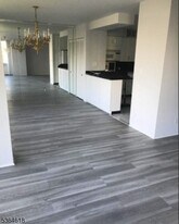 1 Claridge Dr in Verona, NJ - Building Photo