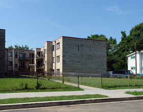 4921-4925 Quarles St NE in Washington, DC - Building Photo - Building Photo