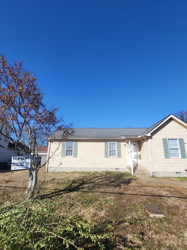 1008 Pin Oak Dr in Nashville, TN - Building Photo - Building Photo