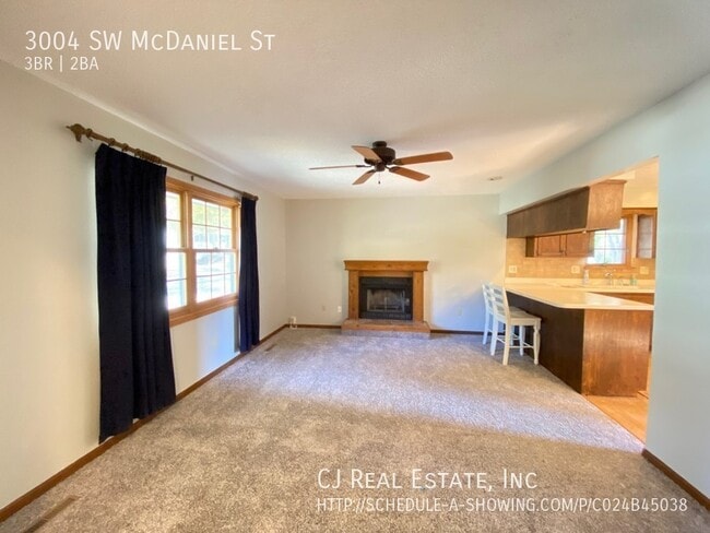 3004 SW McDaniels St in Blue Springs, MO - Building Photo - Building Photo