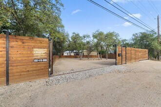 5519 Hiline Rd in Austin, TX - Foto de edificio - Building Photo