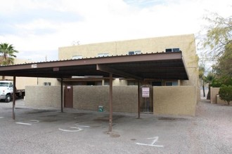 2255 E Cactus Rd in Phoenix, AZ - Building Photo - Other