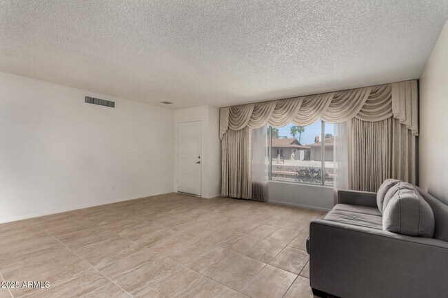 5809 W Yucca St in Glendale, AZ - Building Photo - Building Photo