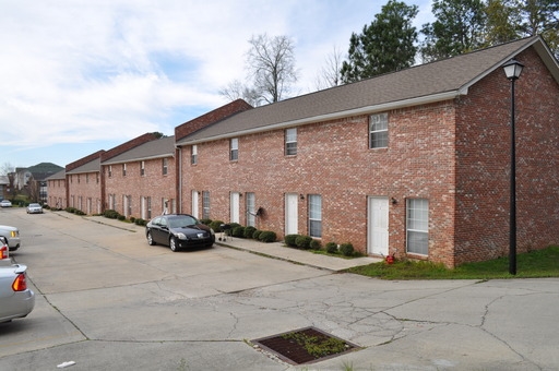 Woodland Place Townhouses in Hattiesburg, MS - Building Photo