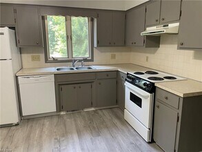 4435 Ridgedale Dr in Akron, OH - Building Photo - Building Photo