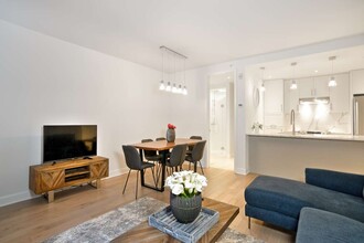1600 Des Cascades St in St-Hyacinthe, QC - Building Photo - Building Photo