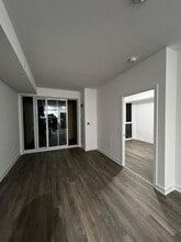 100-100 Eagle Rock Way in Vaughan, ON - Building Photo - Building Photo