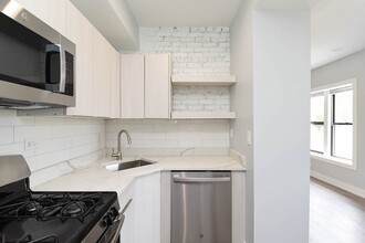 1704 W Juneway Terrace in Chicago, IL - Building Photo - Building Photo