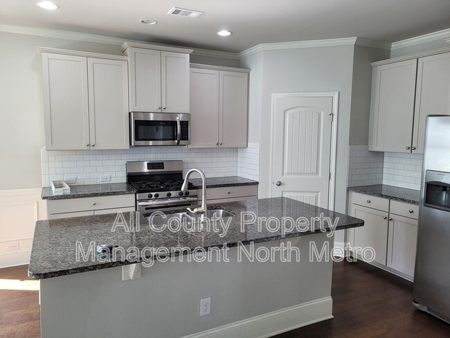 6477 Crosscreek Ln in Flowery Branch, GA - Building Photo - Building Photo