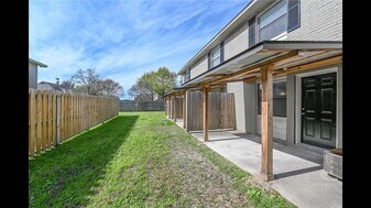 1408 Summit St in College Station, TX - Building Photo