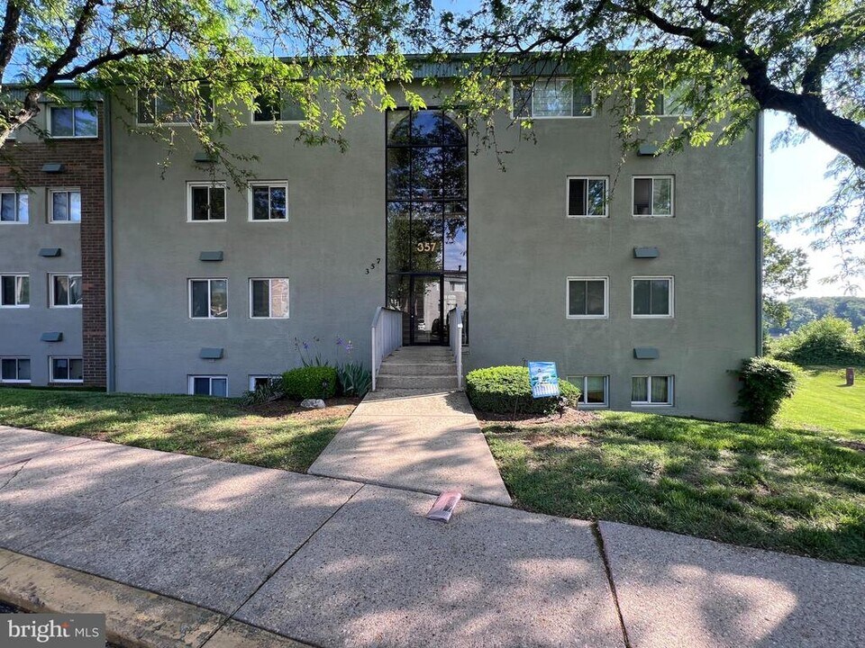 357 Gatewater Ct in Glen Burnie, MD - Building Photo