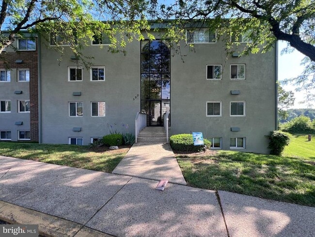 property at 357 Gatewater Ct