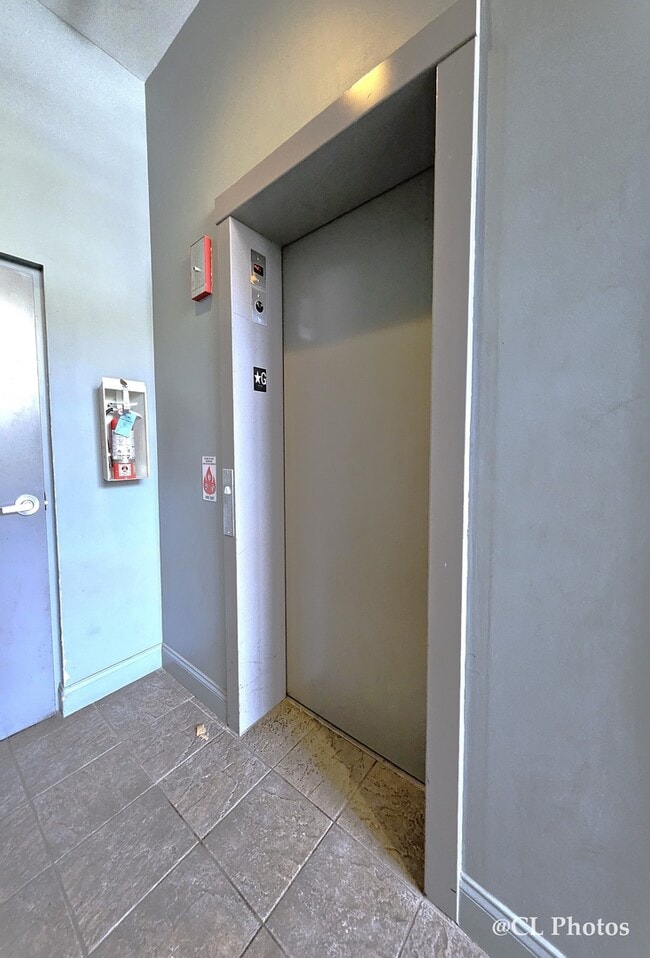 500 N Damen Ave in Chicago, IL - Building Photo - Building Photo