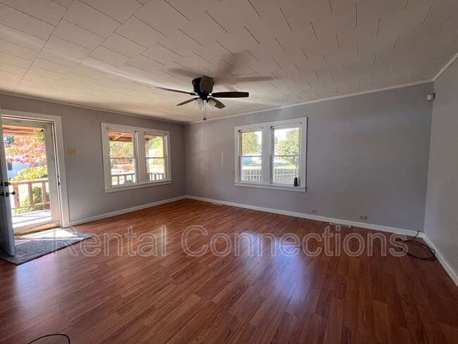 1714 W Chestnut St in Marion, IL - Building Photo - Building Photo