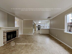 8355 Lonely Hill Way in Antelope, CA - Foto de edificio - Building Photo