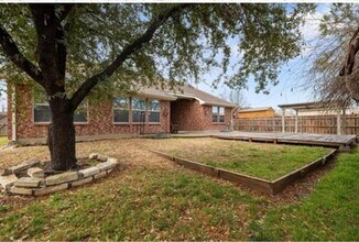 1018 Karen St in Aubrey, TX - Building Photo - Building Photo