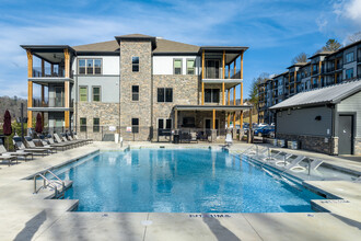 Enclave Piney Mountain in Asheville, NC - Building Photo - Building Photo