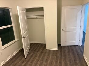 914 Country Club Dr in Seguin, TX - Building Photo - Building Photo