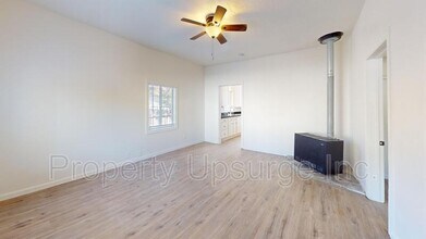 1995 Hartnell Ave in Redding, CA - Building Photo - Building Photo