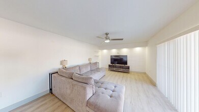 7208 72nd Way in West Palm Beach, FL - Building Photo - Building Photo