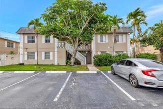 510 SW 15th St, Unit 105 in Pompano Beach, FL - Foto de edificio - Building Photo