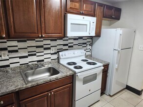 873 NW 10th St in Florida City, FL - Building Photo - Building Photo