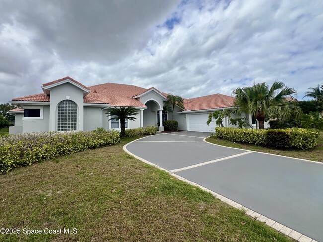706 Palmer Way