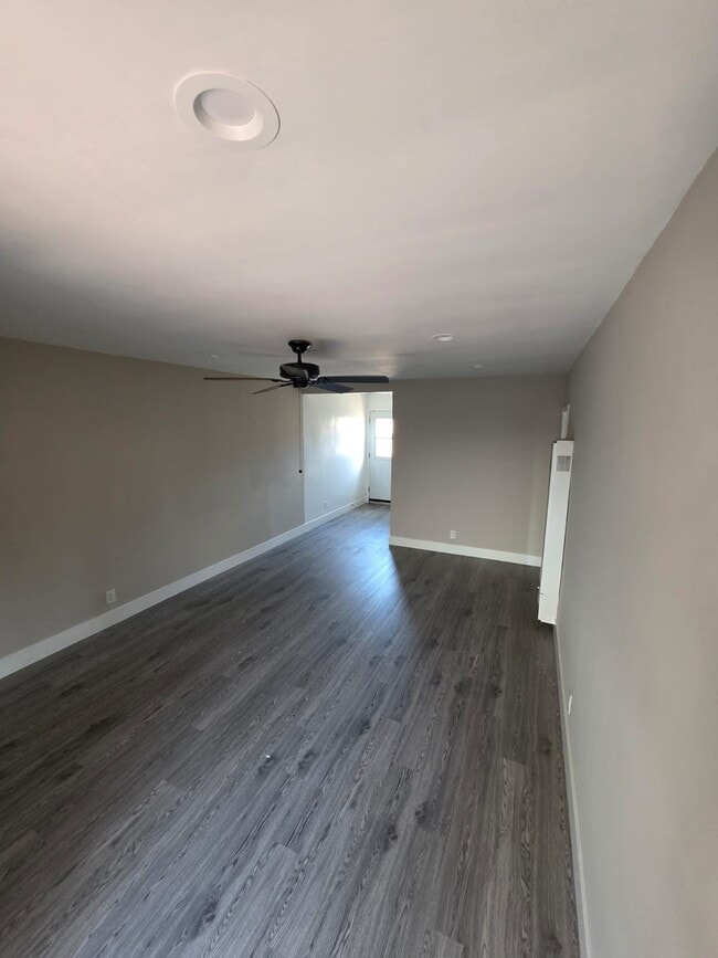 13002 Burbank Blvd, Unit 13002