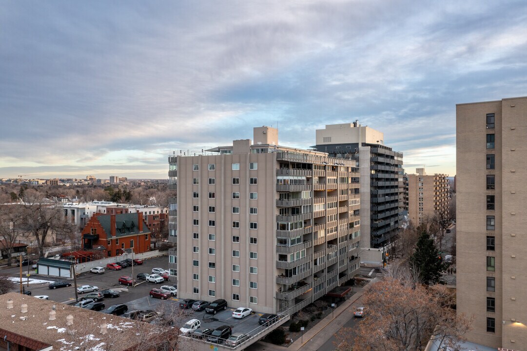Lanai Condos in Denver, CO - Building Photo