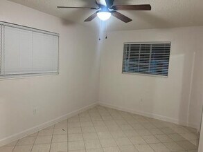 7774 Orleans St in Miramar, FL - Building Photo - Building Photo